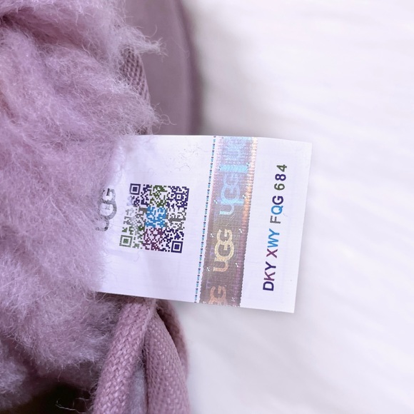 UGG Men’s Neumel Chukka Boots In Shadow - Picture 7 of 8